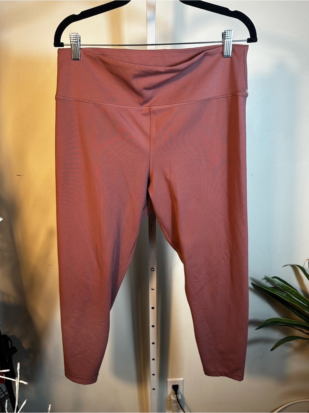 L14. American Eagle- Mauve Rose High-Waist Cropped Leggings